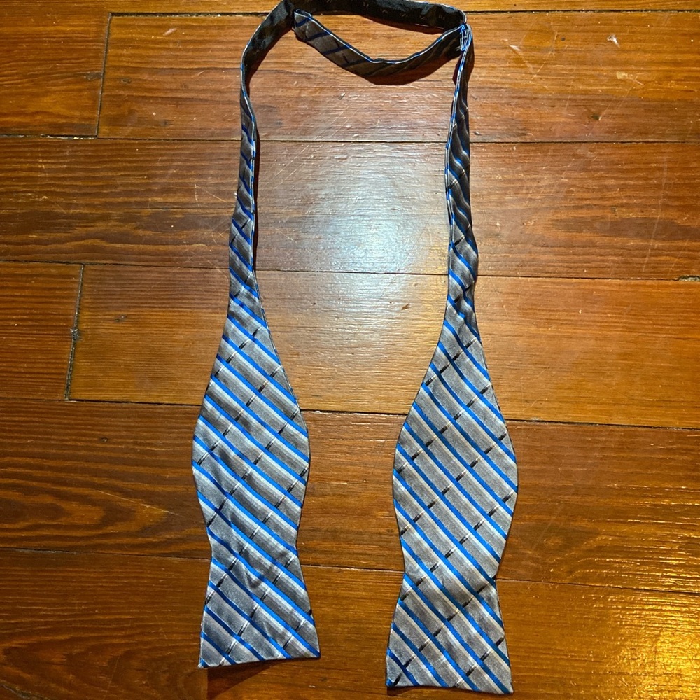 Gray and blue/silver striped Alfani Bow tie
